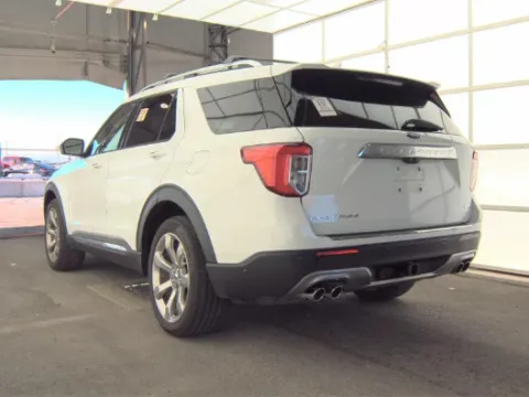 More photos of 2020 Ford Explorer Platinum at Cassill Motors, IA