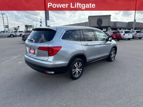 More photos of 2018 Honda Pilot EX-L at Cassill Motors, IA