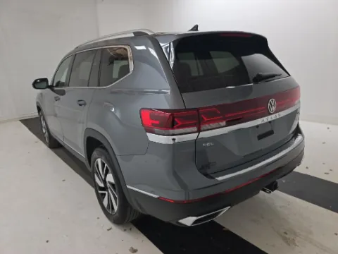 More photos of 2024 Volkswagen Atlas 2.0T SEL at Cassill Motors, IA