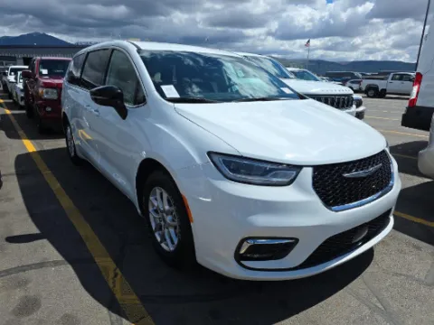 More photos of 2024 Chrysler Pacifica Touring L at Cassill Motors, IA