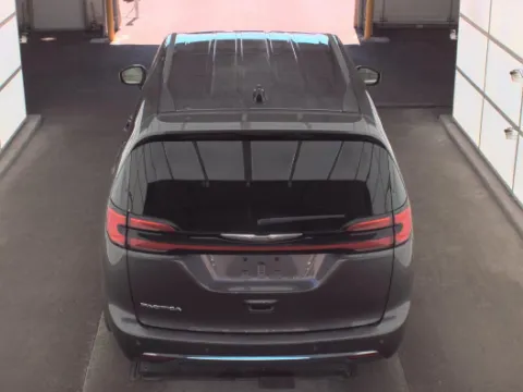 More photos of 2023 Chrysler Pacifica Touring L at Cassill Motors, IA