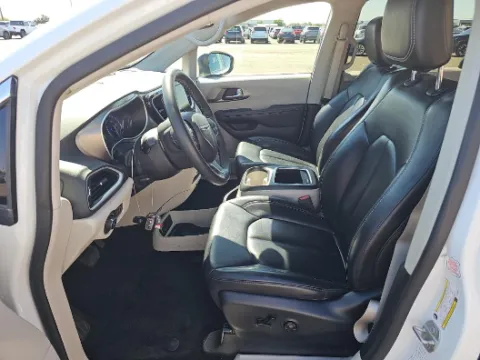 More photos of 2023 Chrysler Pacifica Touring L at Cassill Motors, IA