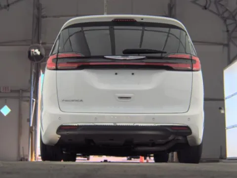 More photos of 2023 Chrysler Pacifica Touring L at Cassill Motors, IA