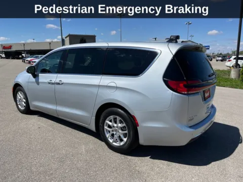 More photos of 2023 Chrysler Pacifica Touring L at Cassill Motors, IA