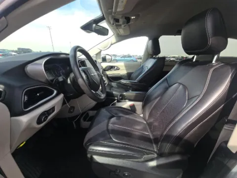 More photos of 2023 Chrysler Pacifica Touring L at Cassill Motors, IA