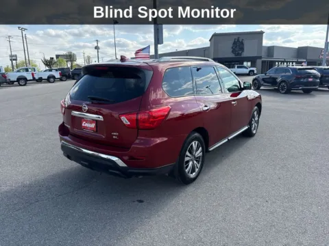 More photos of 2019 Nissan Pathfinder SL at Cassill Motors, IA
