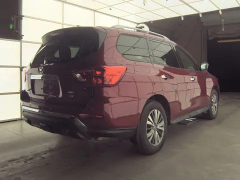 More photos of 2019 Nissan Pathfinder SL at Cassill Motors, IA