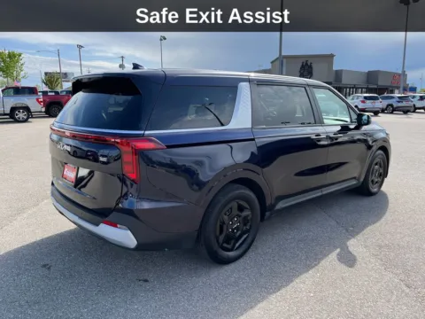 More photos of 2025 Kia Carnival LXS at Cassill Motors, IA
