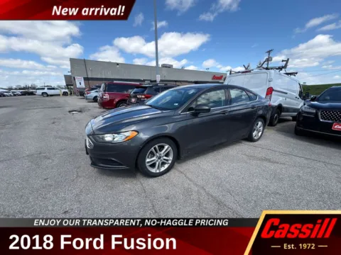 Gray 2018 Ford Fusion SE for sale in Cedar Rapids, IA