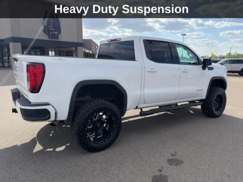 More photos of 2020 GMC Sierra 1500 Elevation at Cassill Motors, IA