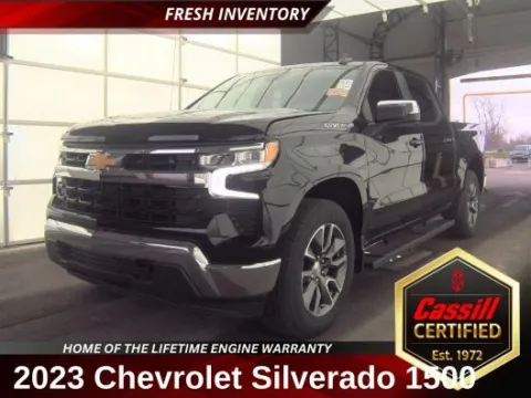 Black 2023 Chevrolet Silverado 1500 LT for sale in Cedar Rapids, IA