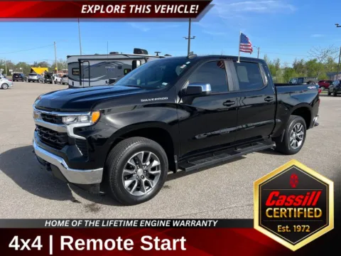 Black 2023 Chevrolet Silverado 1500 LT for sale in Cedar Rapids, IA