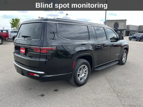 More photos of 2023 Jeep Wagoneer L at Cassill Motors, IA