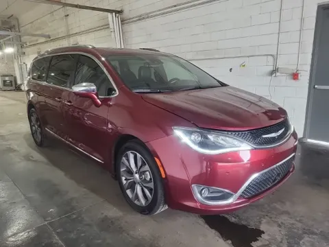 Photos of 2020 Chrysler Pacifica Limited for sale in Cedar Rapids, IA at Cassill Motors
