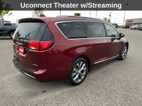 More photos of 2020 Chrysler Pacifica Limited at Cassill Motors, IA