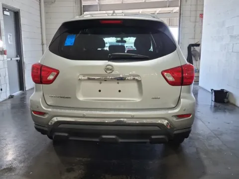 More photos of 2020 Nissan Pathfinder S at Cassill Motors, IA