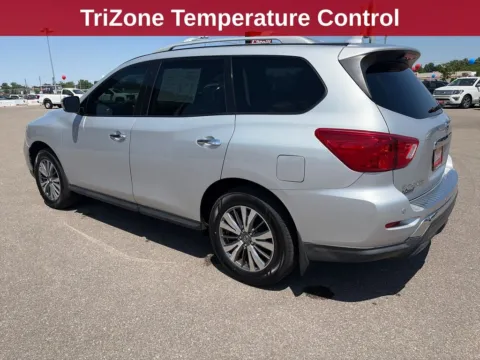 More photos of 2020 Nissan Pathfinder S at Cassill Motors, IA