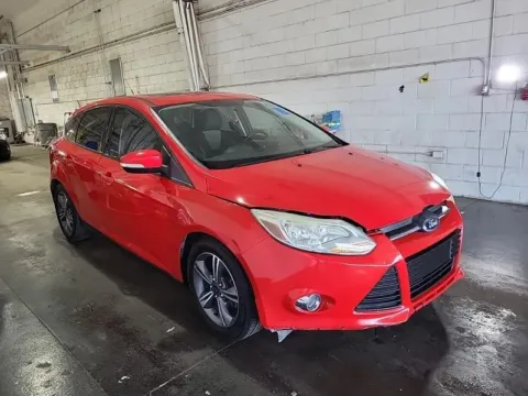 Photos of 2014 Ford Focus SE for sale in Cedar Rapids, IA at Cassill Motors