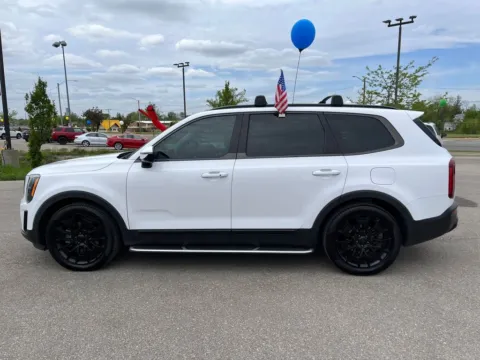 Photos of 2021 Kia Telluride SX for sale in Cedar Rapids, IA at Cassill Motors