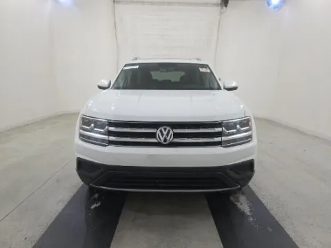 More photos of 2018 Volkswagen Atlas Launch Edition at Cassill Motors, IA