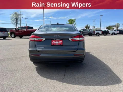More photos of 2020 Ford Fusion Hybrid SE at Cassill Motors, IA