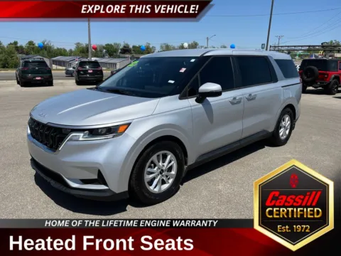 Silver 2022 Kia Carnival LXS for sale in Cedar Rapids, IA