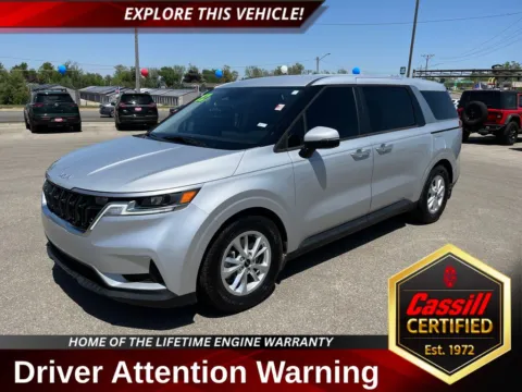 Silver 2022 Kia Carnival LXS for sale in Cedar Rapids, IA