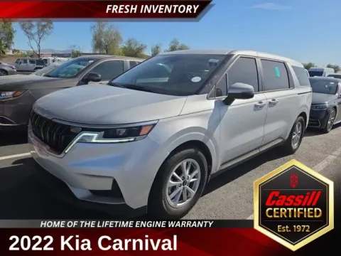Silver 2022 Kia Carnival LXS for sale in Cedar Rapids, IA