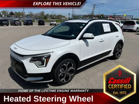 White 2023 Kia Niro EX Touring for sale in Cedar Rapids, IA