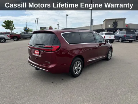 More photos of 2022 Chrysler Pacifica Limited at Cassill Motors, IA