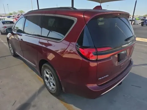 Photos of 2022 Chrysler Pacifica Limited for sale in Cedar Rapids, IA at Cassill Motors