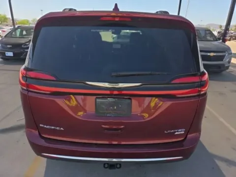 More photos of 2022 Chrysler Pacifica Limited at Cassill Motors, IA