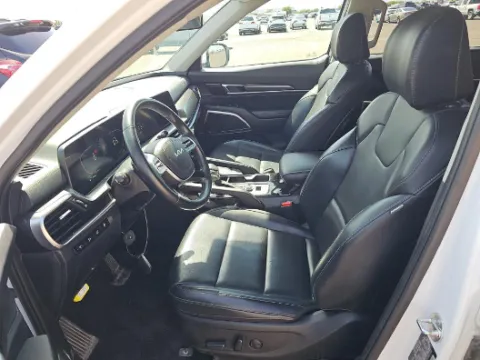 More photos of 2025 Kia Telluride S at Cassill Motors, IA
