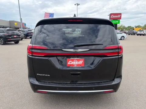 More photos of 2024 Chrysler Pacifica Touring L at Cassill Motors, IA