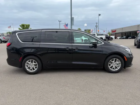 More photos of 2024 Chrysler Pacifica Touring L at Cassill Motors, IA