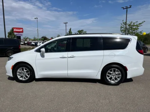 Photos of 2022 Chrysler Pacifica Touring L for sale in Cedar Rapids, IA at Cassill Motors