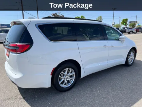 More photos of 2022 Chrysler Pacifica Touring L at Cassill Motors, IA