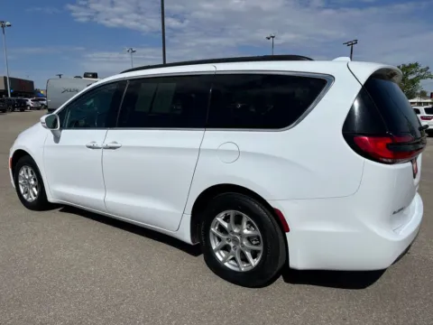 Another view of 2022 Chrysler Pacifica Touring L for sale in Cedar Rapids, IA at Cassill Motors
