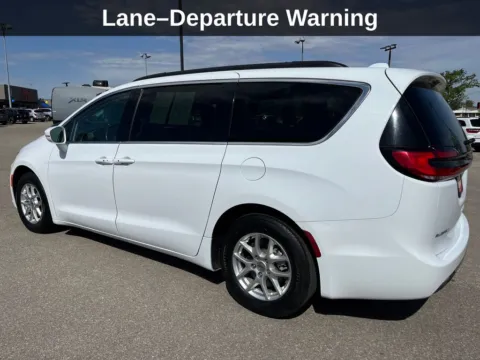 Another view of 2022 Chrysler Pacifica Touring L for sale in Cedar Rapids, IA at Cassill Motors