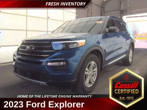 Blue 2023 Ford Explorer XLT for sale in Cedar Rapids, IA