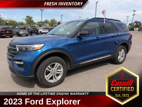 Blue 2023 Ford Explorer XLT for sale in Cedar Rapids, IA