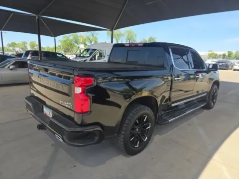 More photos of 2023 Chevrolet Silverado 1500 High Country at Cassill Motors, IA
