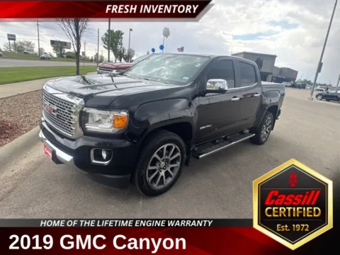 Black 2019 GMC Canyon Denali for sale in Cedar Rapids, IA