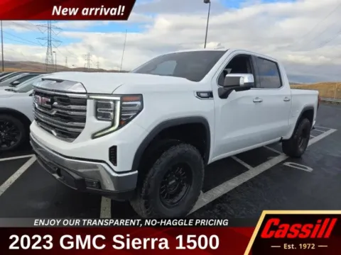 White 2023 GMC Sierra 1500 SLT for sale in Cedar Rapids, IA