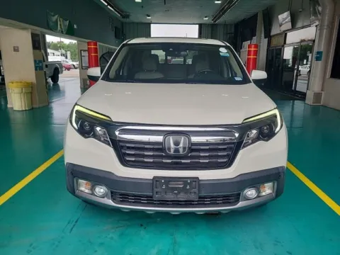Another view of 2019 Honda Ridgeline RTL-E for sale in Cedar Rapids, IA at Cassill Motors
