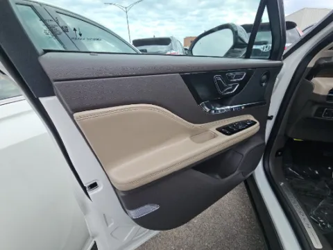 More photos of 2021 Lincoln Corsair Reserve at Cassill Motors, IA