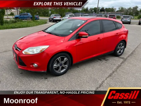 Red 2014 Ford Focus SE for sale in Cedar Rapids, IA