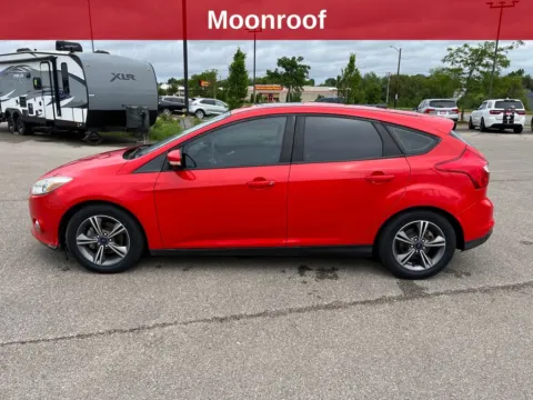 Photos of 2014 Ford Focus SE for sale in Cedar Rapids, IA at Cassill Motors