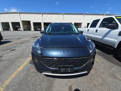 Photos of 2022 Ford Escape SE for sale in Cedar Rapids, IA at Cassill Motors