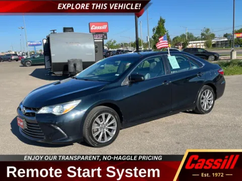 Gray 2016 Toyota Camry XLE for sale in Cedar Rapids, IA